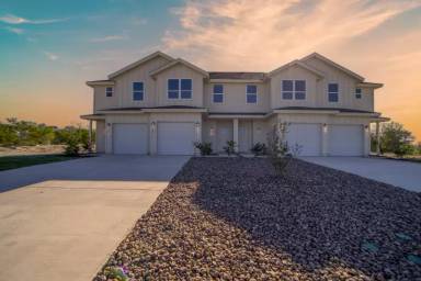 Main picture of 222 Bonnie Bnd