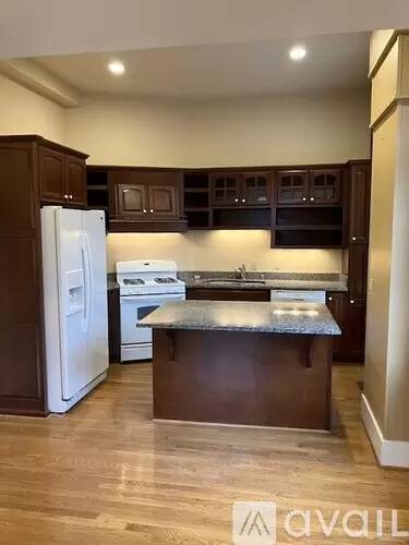 Main picture of 1456 Saint James Ct
