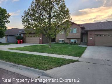 Main picture of 3205 N Aurora Ave