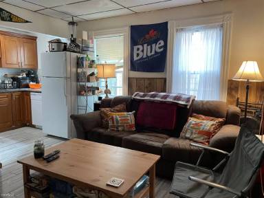 Main picture of 33 Jefferson St