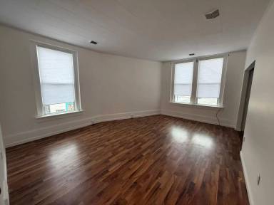 Main picture of 101 N Main St