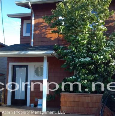 Main picture of 2468 Willamette Aly