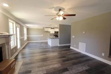 Main picture of 1847 Rains Rd