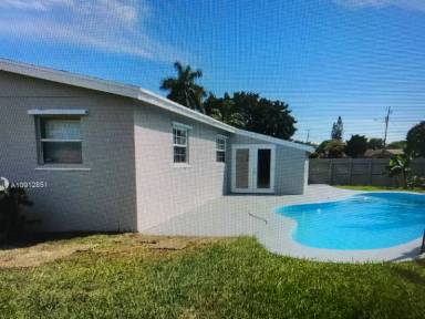 Main picture of 4431 NW 59th Ct