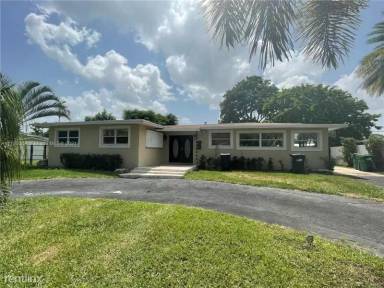 Main picture of 19300 Holiday Rd