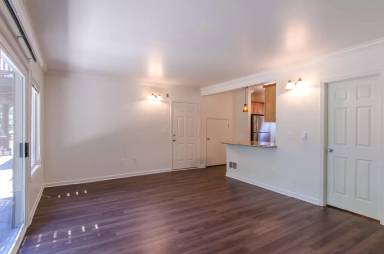 Main picture of 244 4th Ave