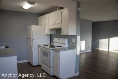 Main picture of 527 Williams Ave N