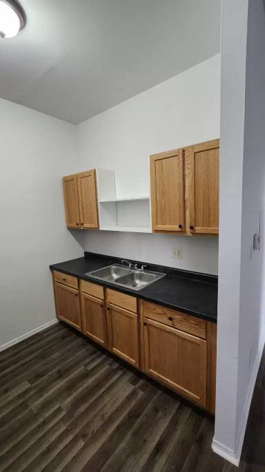 Main picture of 5096 Minerva Ave
