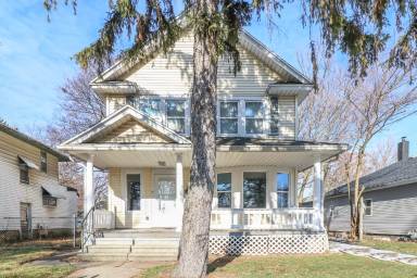 Main picture of 1215 E Calvert St