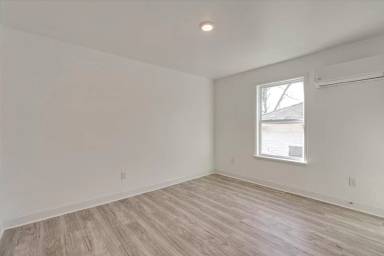 Main picture of 4521 Highland Ave