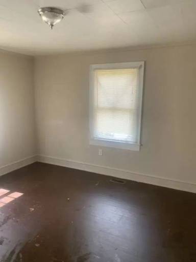 Main picture of 202 W Hampton St