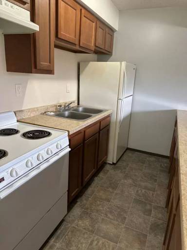 Main picture of 2100 Grand Blvd