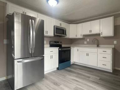 Main picture of 397 W Main St