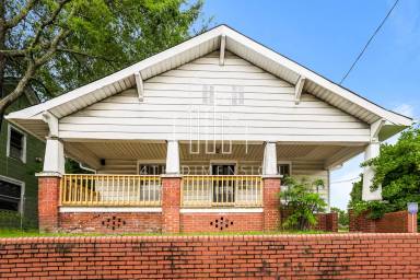 Main picture of 1202 E Green Dr