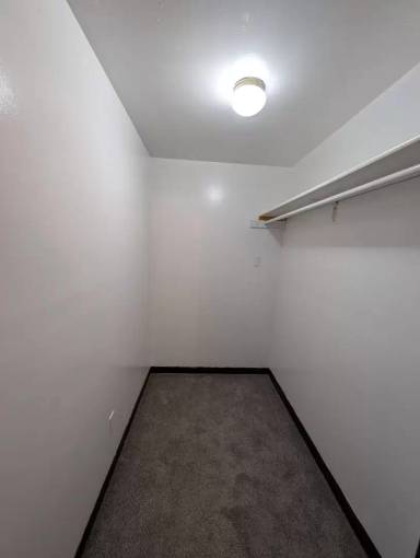 Main picture of 9 Iron St