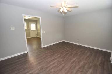 Main picture of 931-35 W Sixth St