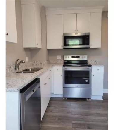 Main picture of 235 Cottage Ave W