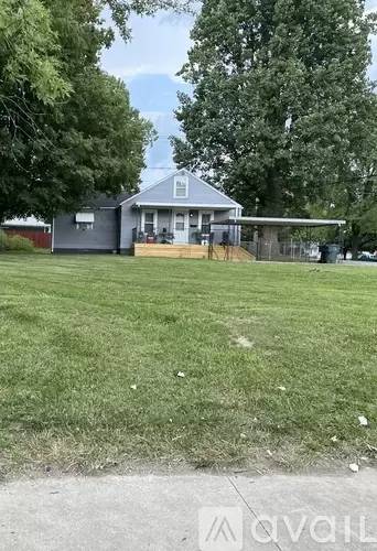 Main picture of 2528 W Memorial Dr