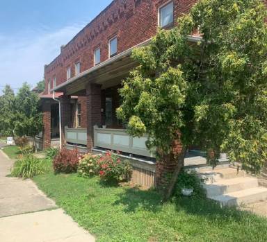 Main picture of 310 W 4th Ave