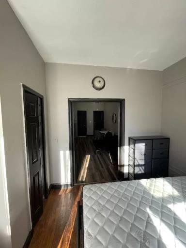 Main picture of 518 E 83rd St
