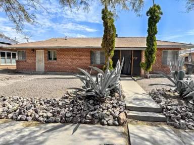 Main picture of 717 S 2nd Ave