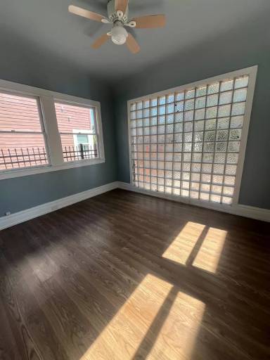 Main picture of 310 E Oak St