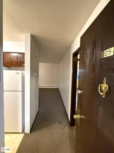 Main picture of 320 Oak Ave N