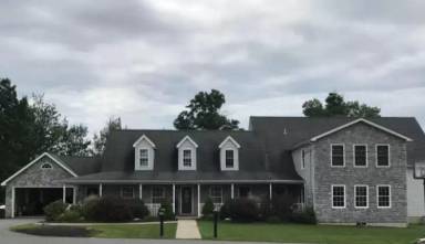 Main picture of 840 Oak St
