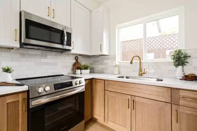 Main picture of 1953 Emerald St