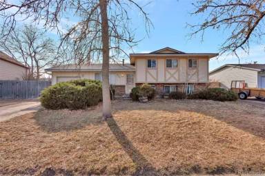 Main picture of 452 S Lima Cir