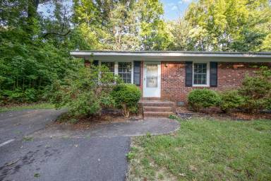 Main picture of 701 Lawson St