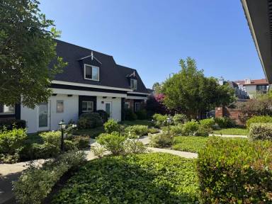 Main picture of 8120 Redlands St