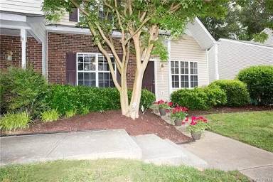 Main picture of 7667 Petrea Ln