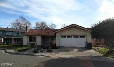 Main picture of 121 Notre Dame Ct