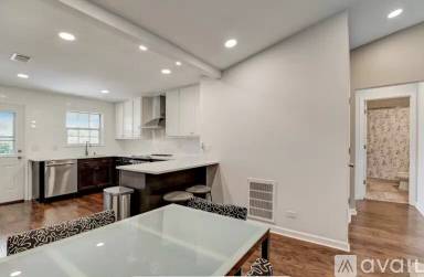 Main picture of 120 E Winchester Rd