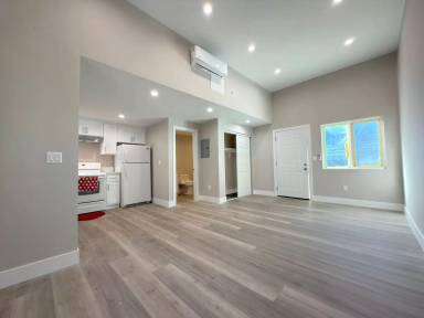 Main picture of 1382 Molino Ave