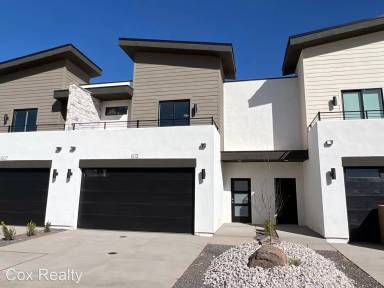 Main picture of 613 E Eureka Aly