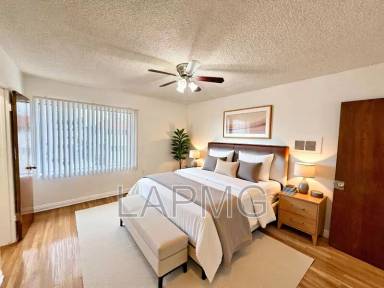 Main picture of 956 Wilcox Ave