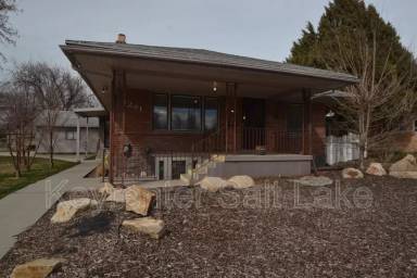 Main picture of 1201 E Emerson Ave