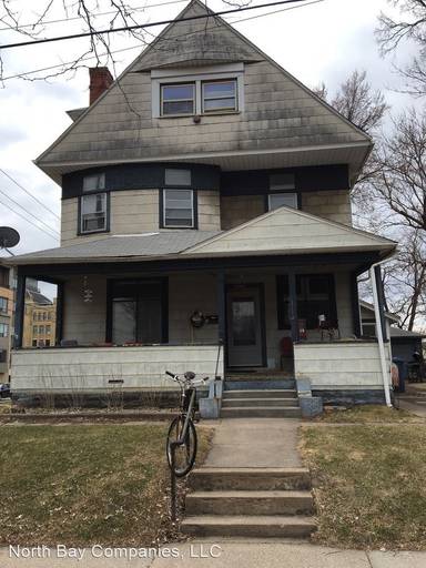 Main picture of 1300 Grand St NE