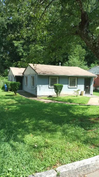 Main picture of 978 Lawton St SW