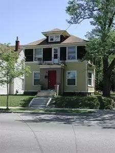 Main picture of 944 Eastern Ave SE