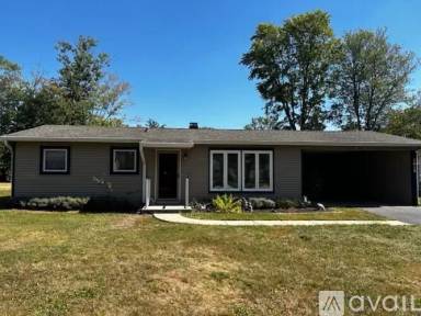 Main picture of 1019 W Auman Dr