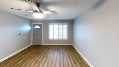 Main picture of 672 Carson Ave