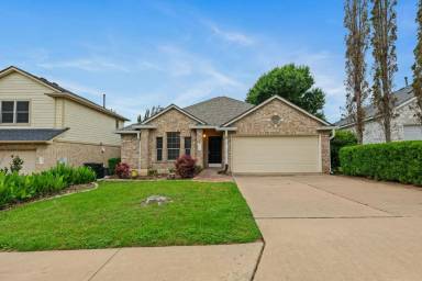 Main picture of 8129 Hawick Dr