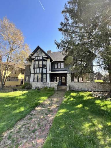 Main picture of 460 Hudson Ave