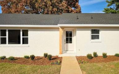Main picture of 2112 Woodmont Dr SE