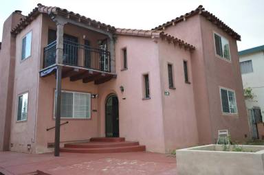 Main picture of 412 E 17th St
