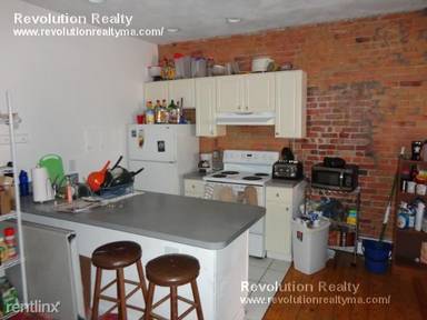 Main picture of 610 Columbus Ave