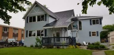 Main picture of 120 N Michigan St